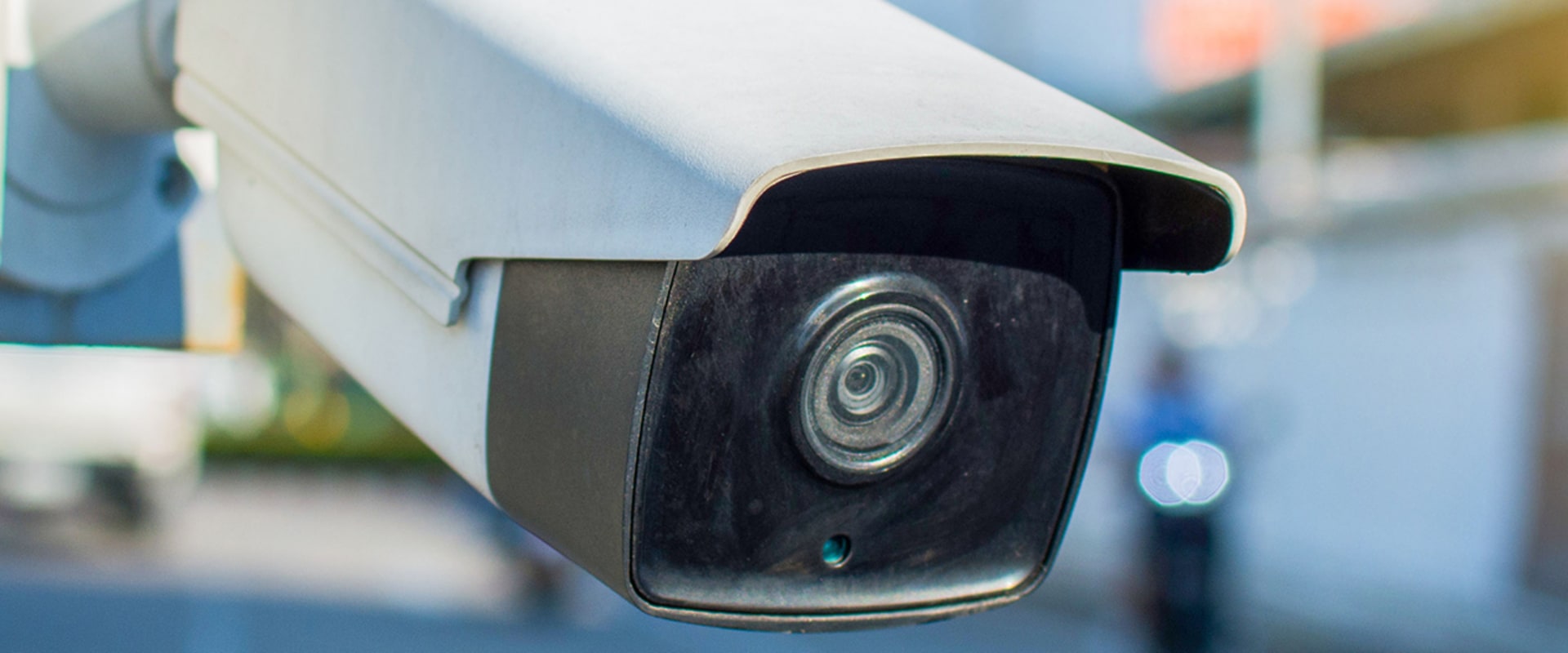How do remote surveillance cameras work?